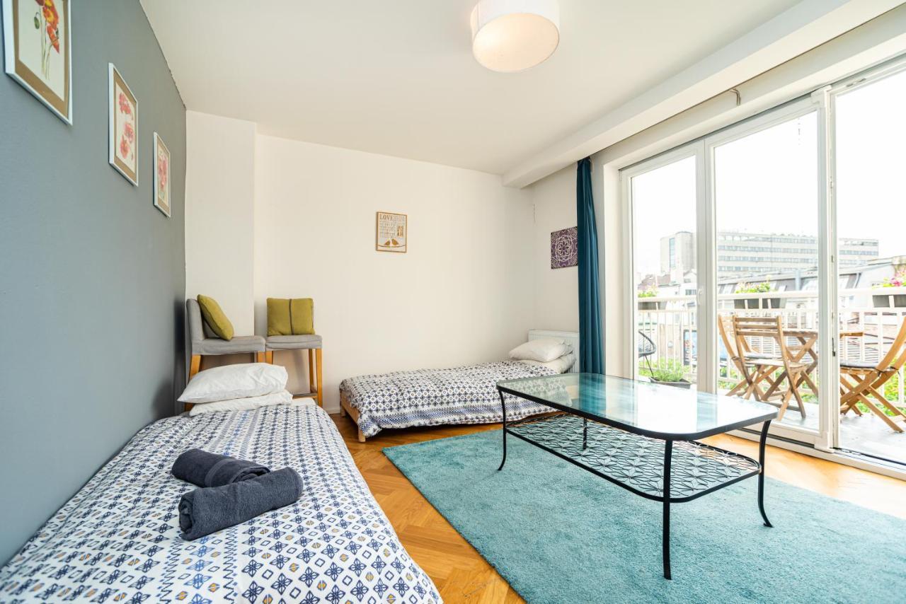 Central, Spacious, Modern 5 Bedrm Duplex W/Balcony Praha Exteriér fotografie
