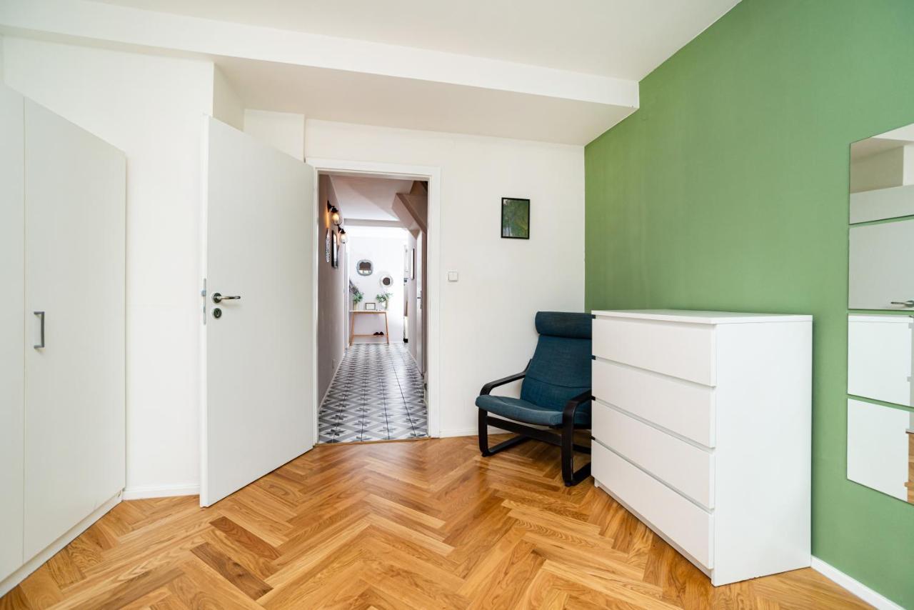 Central, Spacious, Modern 5 Bedrm Duplex W/Balcony Praha Exteriér fotografie