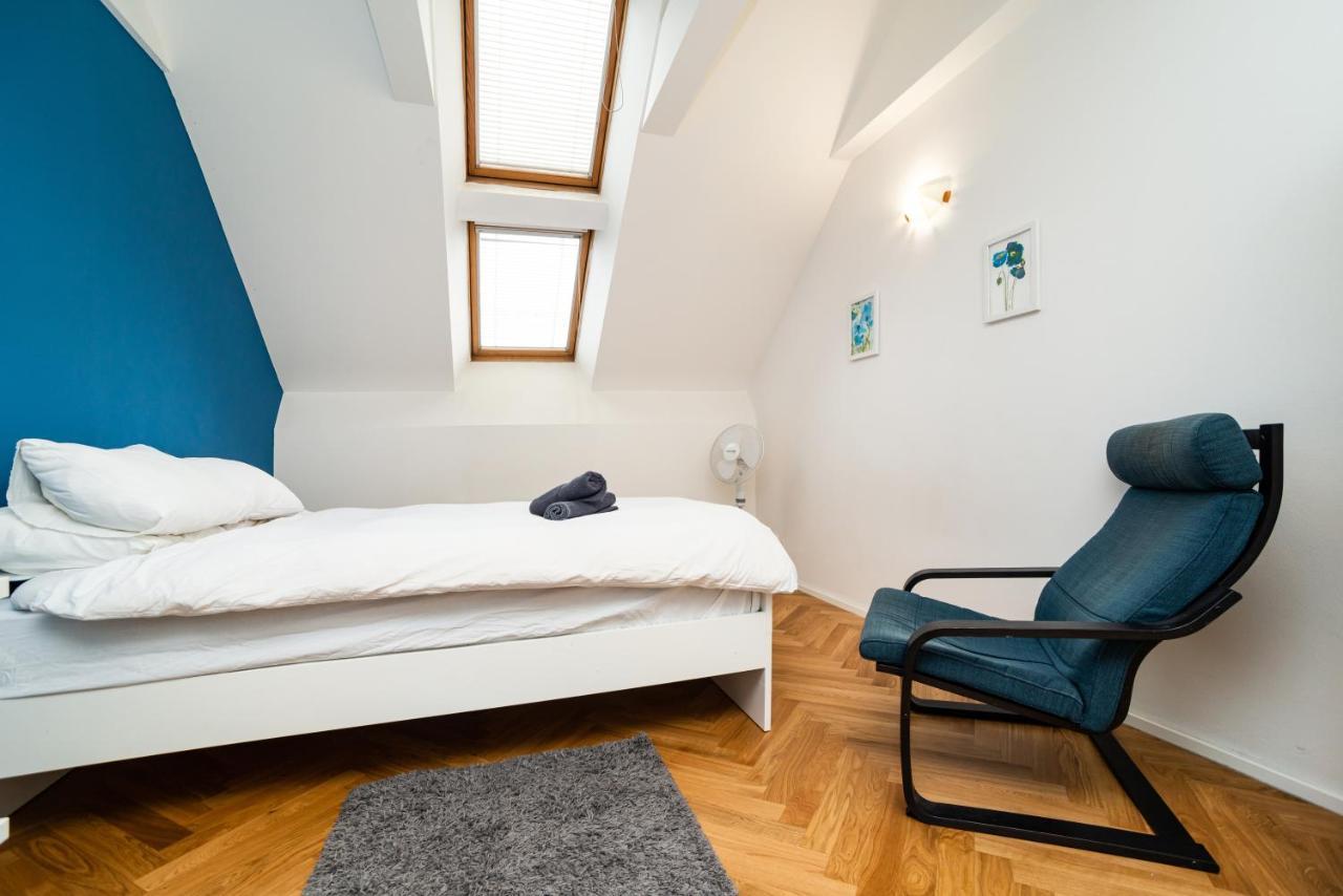 Central, Spacious, Modern 5 Bedrm Duplex W/Balcony Praha Exteriér fotografie