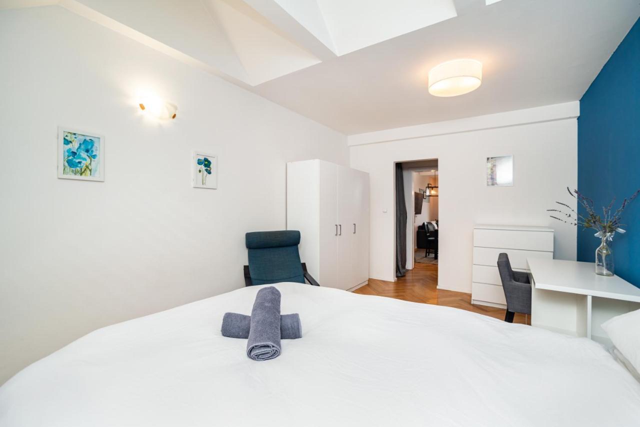Central, Spacious, Modern 5 Bedrm Duplex W/Balcony Praha Exteriér fotografie