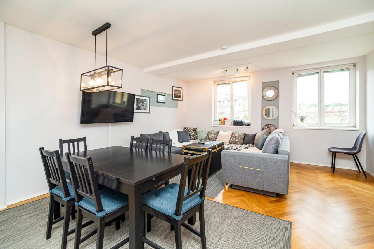 Central, Spacious, Modern 5 Bedrm Duplex W/Balcony Praha Exteriér fotografie