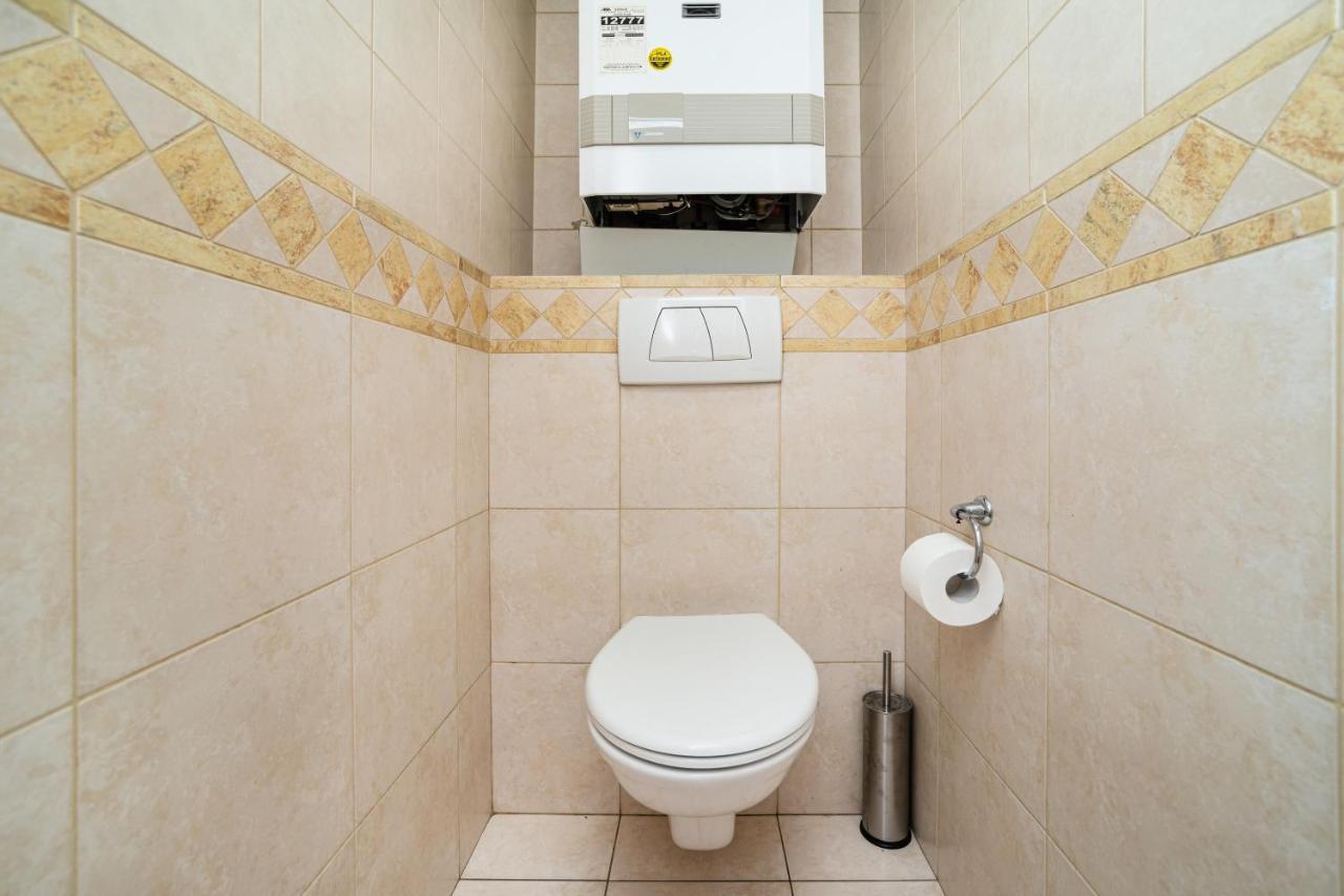 Central, Spacious, Modern 5 Bedrm Duplex W/Balcony Praha Exteriér fotografie